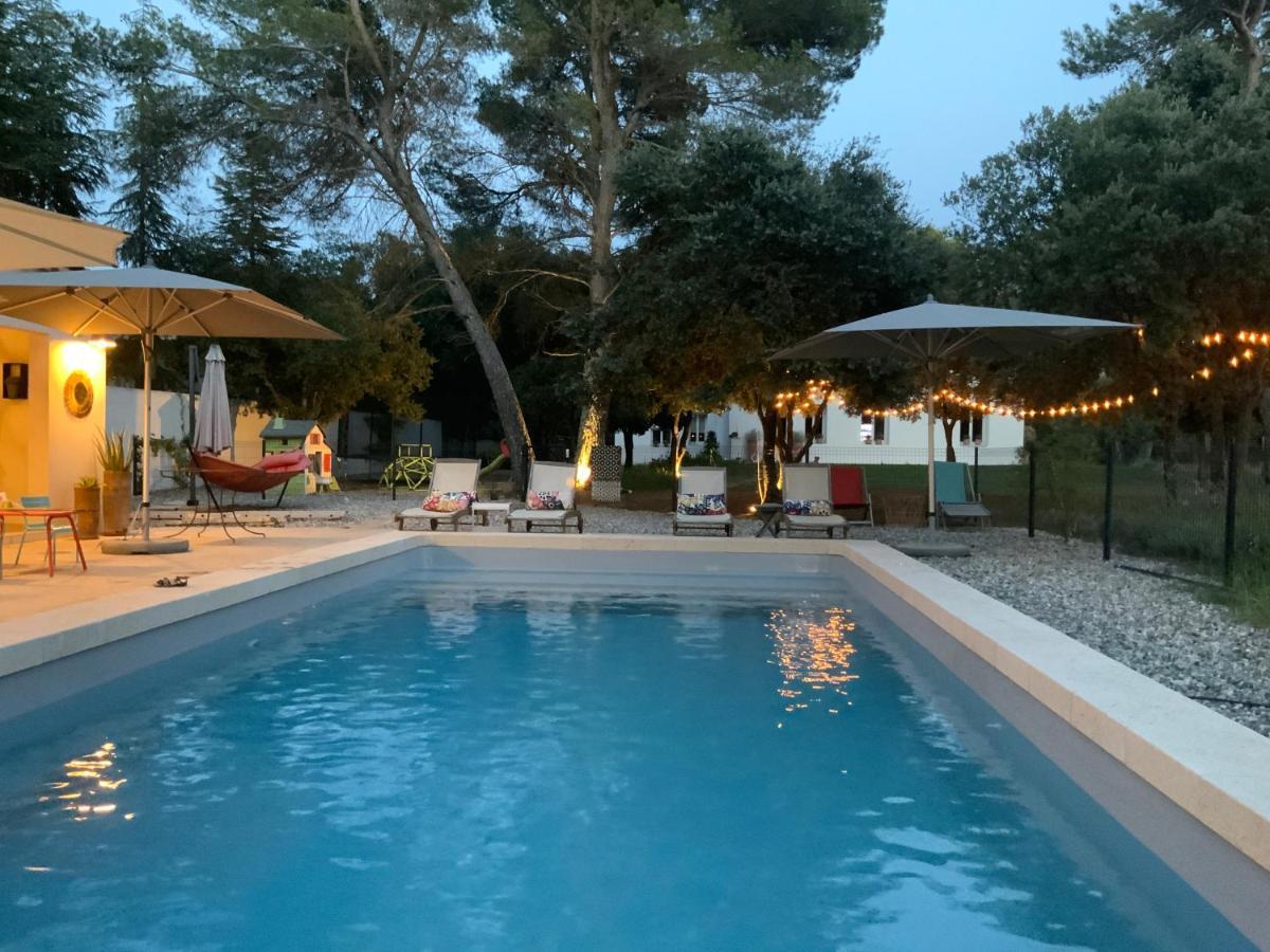 Вилла Gite Dans Les Pins Avec Piscine Мазан Экстерьер фото
