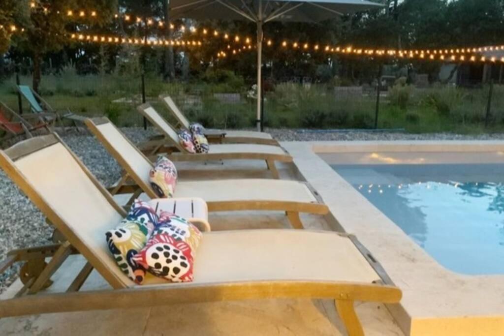 Вилла Gite Dans Les Pins Avec Piscine Мазан Экстерьер фото