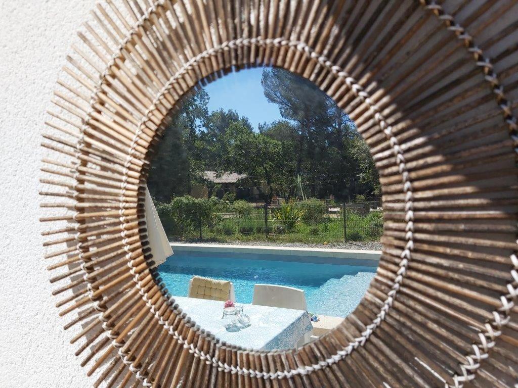 Вилла Gite Dans Les Pins Avec Piscine Мазан Экстерьер фото
