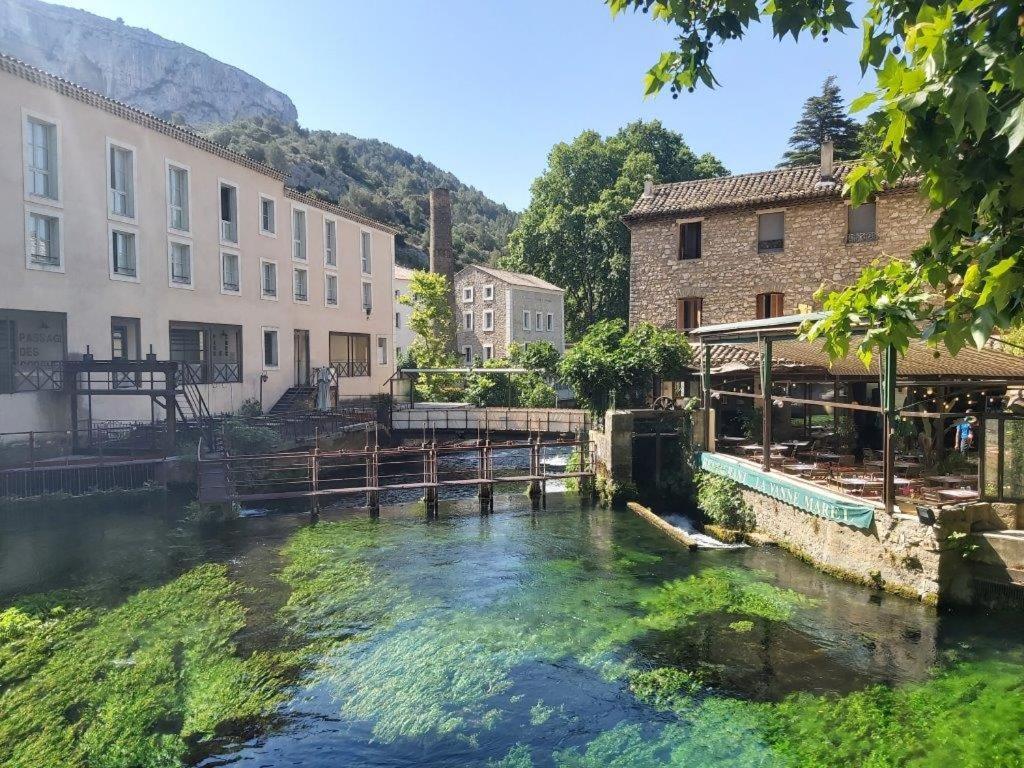 Вилла Gite Dans Les Pins Avec Piscine Мазан Экстерьер фото